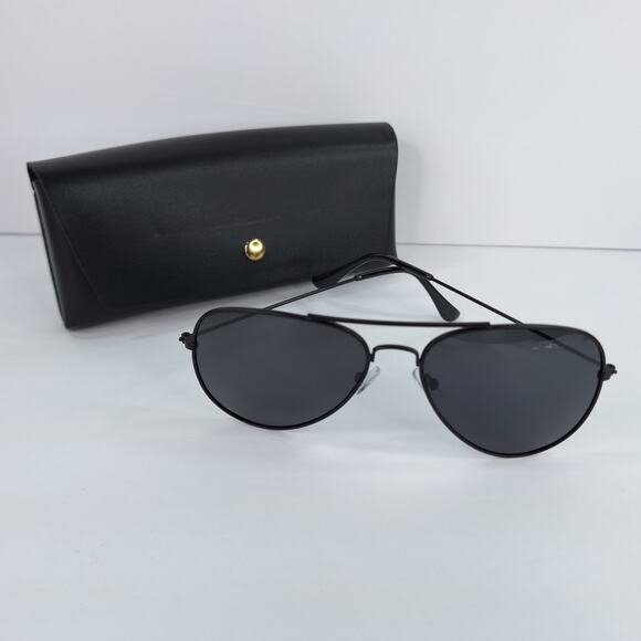 Mens Womens Aviator Sunglasses Jet Black Frame Dark Grey Lens Case Included - Picture 4 of 5